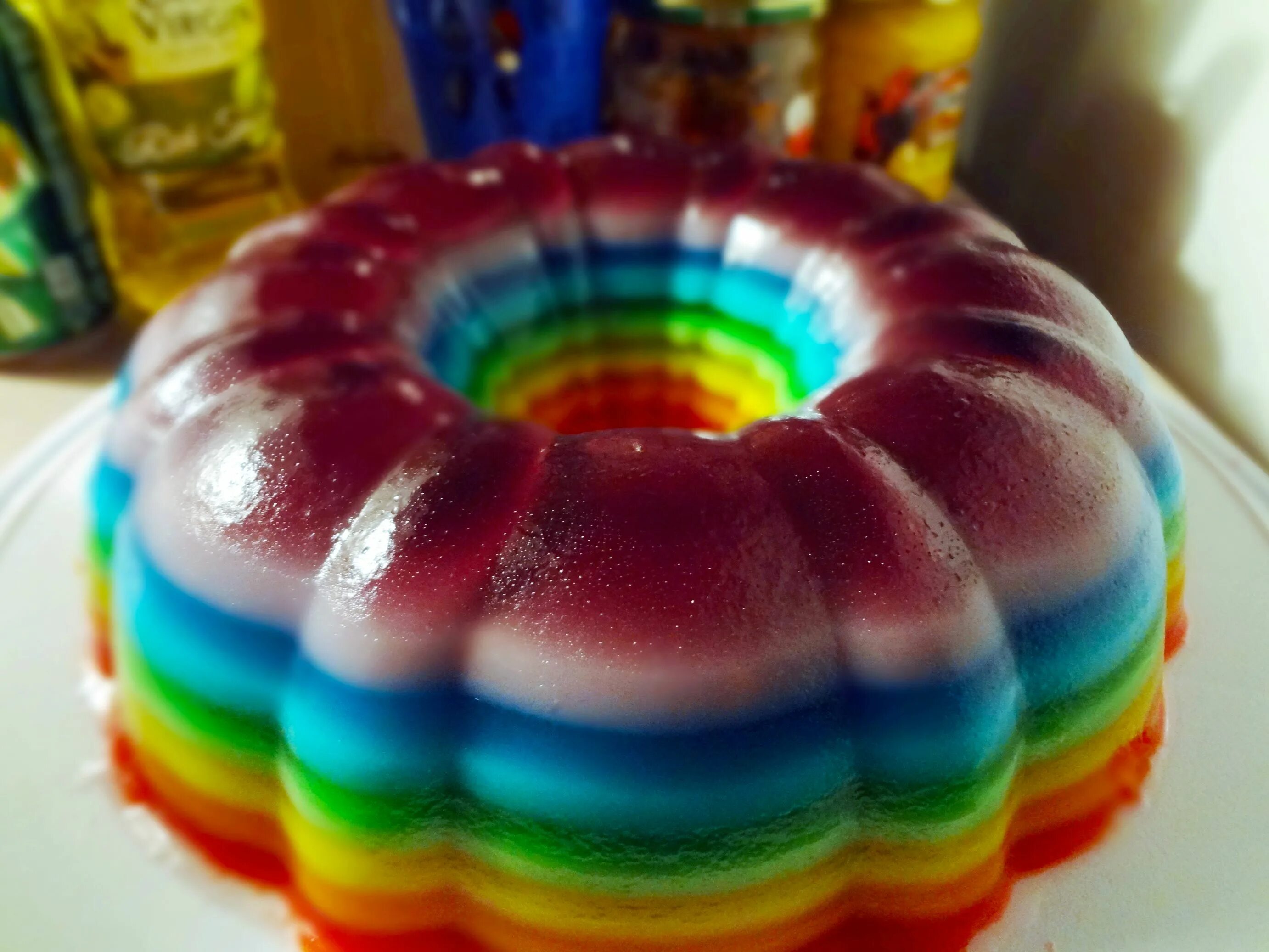 Что можно сделать из желатина. Разноцветное желе. Разноцветный ЖЕЛЕЙНЫЙ торт. Многослойное желе. Радужные торты.