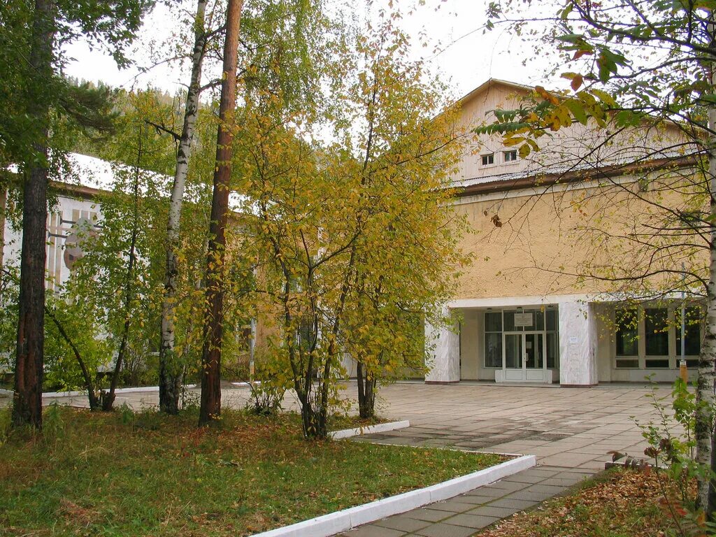 Саяногорск школа 3. Саяногорск школа 3