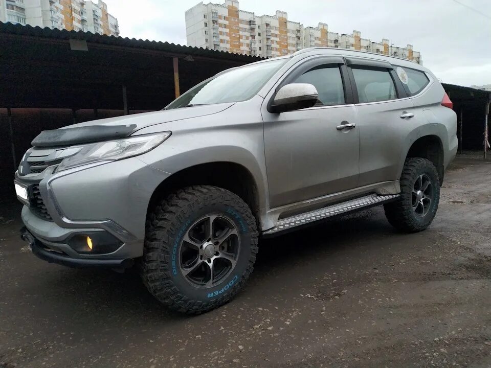 Митсубиси паджеро спорт 3. Mitsubishi pajero sport (3g). Pajero sport 3g. Митсубиси спорт белая. 265/70/17 паджеро спорт 2.