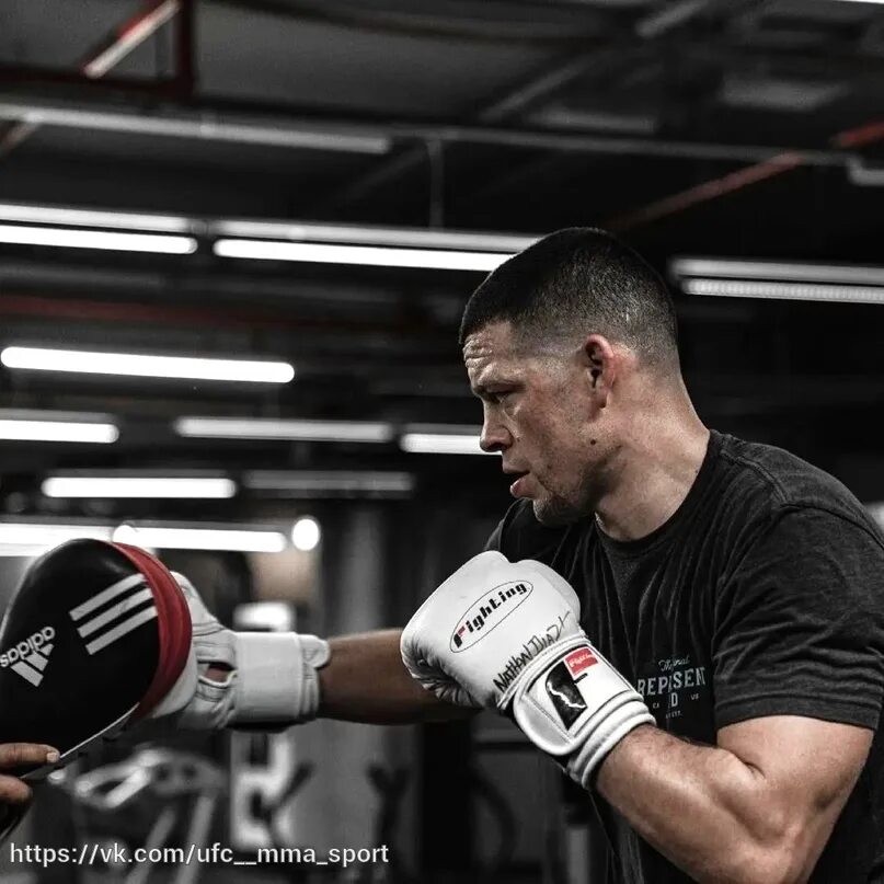 Нейт даниэльссон хоккеист. Нэйт томпсон виски. Нэйт дэниэлсон хоккеист. Нэйт томпсон. Кучеров нхл.