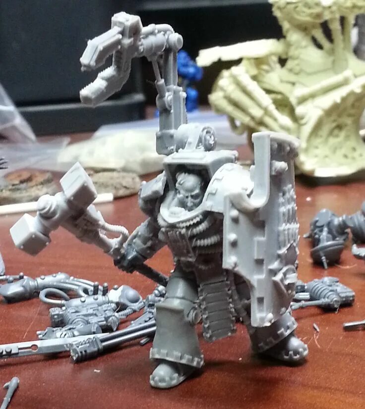 Железный отец миниатюра. Железных отцов. Железных отцов. Железных отцов. Iron hands feirros.