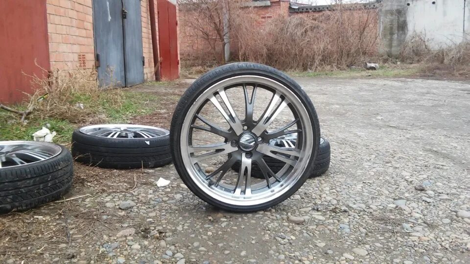 Резина 185/35/17. Летняя резина 255/45 r20. 35 r15. Шины vredestein ultrac sessanta. 35 r15.