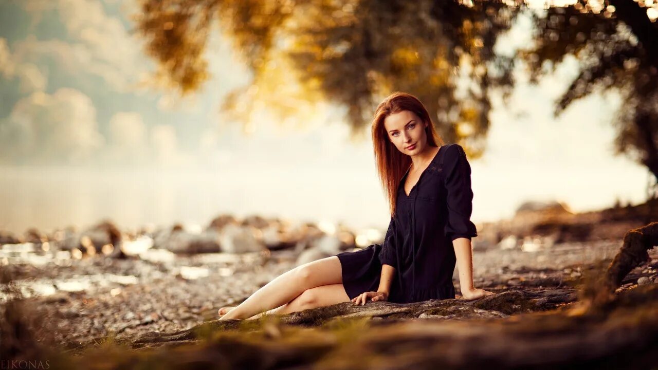 Session girls. Фото красивых волос на природе. Девушка у стены. Красивые девушки шатенки. Винница девочка.