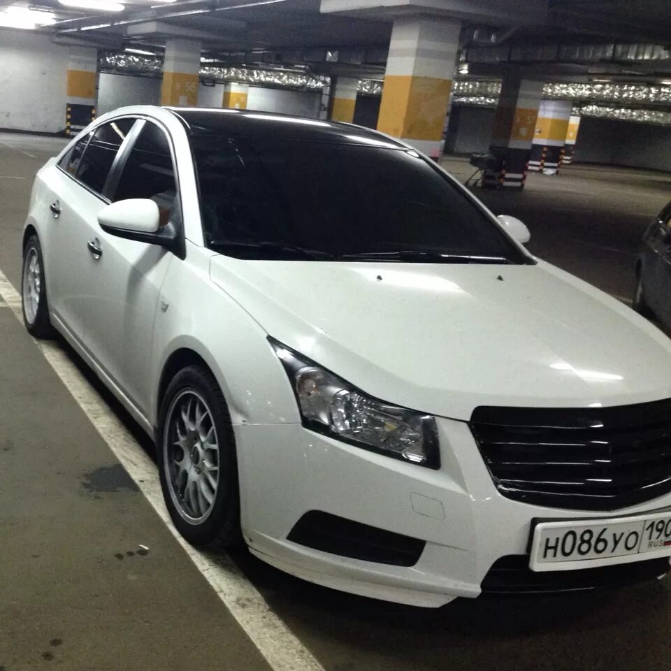 Тонировка 50 шевроле круз. Черный шевроле круз в тонировке. Chevrolet cruze белый тонированный. Шевроле тонированная. Chevrolet cruze белый тонированный.