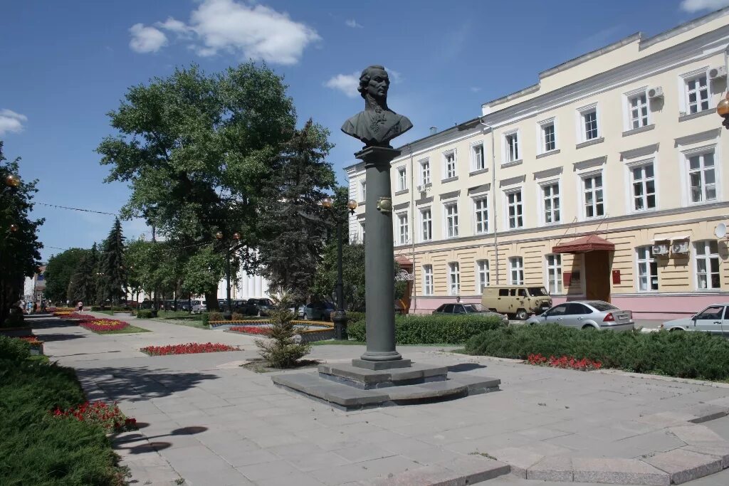 Памятник державина в тамбове. Памятник г р державину в тамбове. Памятник державину в тамбове. Сообщение державин в тамбове. Памятник державина в тамбове.