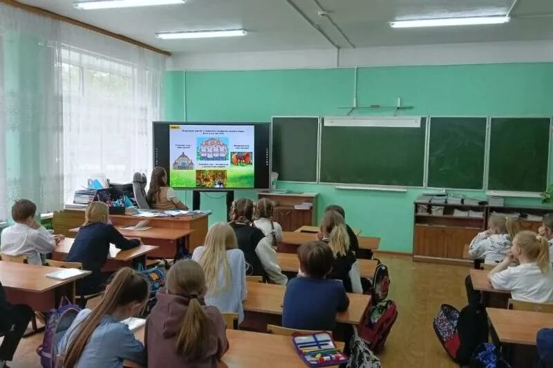 15 школа чусовой. Город чусовой гимназия. Чусовой школа 13. Чусовой школа 13. Школа 7 чусовой.