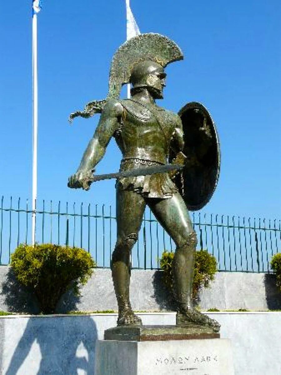 Фидиппид греческий. Leonidas. Спарта статуя. Leonidas Греция. Леонидас-2.