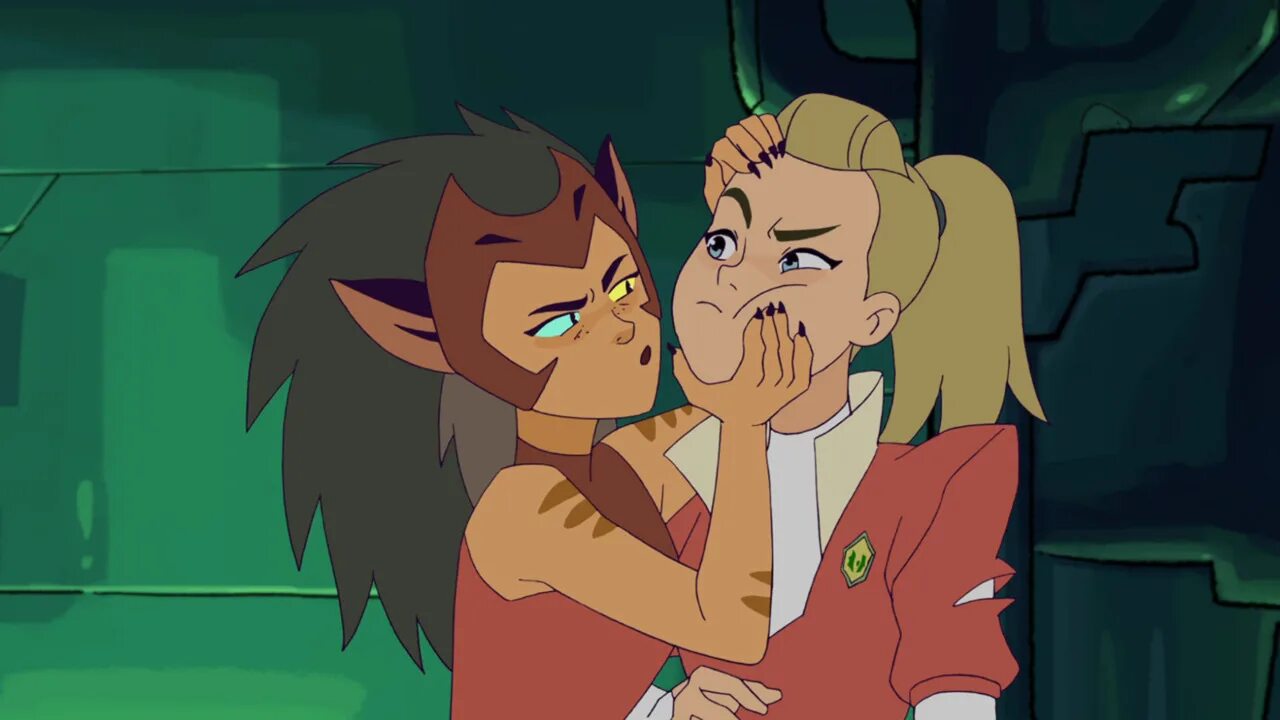Принцессы нетфликс. She-ra and catra поцелуй. шира и непобедимые принцессы катрадора. мультсериал catradora. adora and catra kiss.