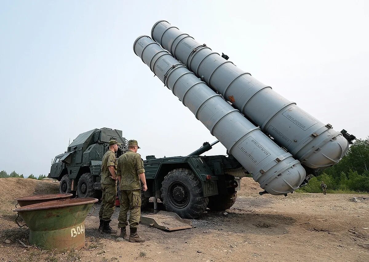 Ракета с300. С 300 ракета украина. тпк с 300. c300 ракетный комплекс украина. с-300 зенитный ракетный комплекс.