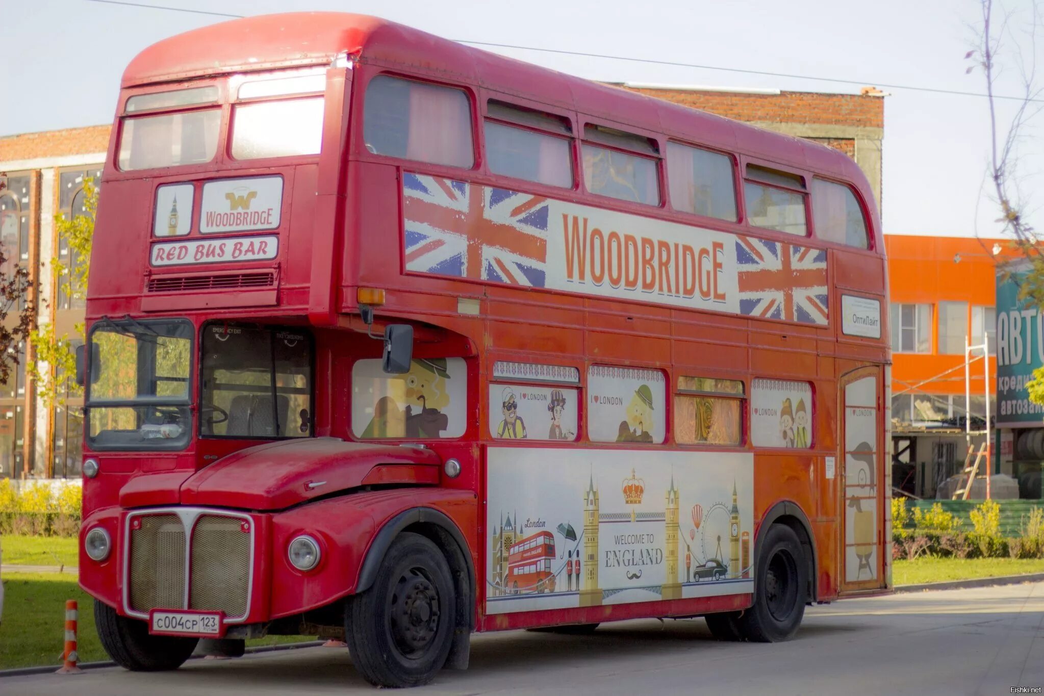 Автобус бар. Red Bus. Рыжий автобус. Big Red Bus.