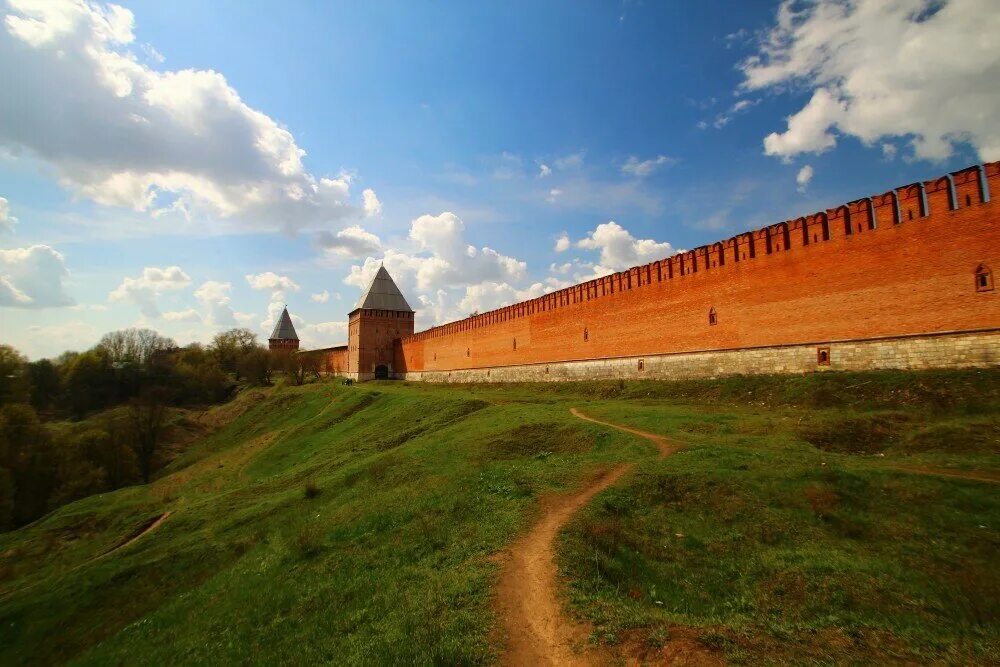 Смоленская крепость Смоленск. Смоленский Кремль Детинец. Смоленская крепость Соборная гора. Крепостная стена Смоленск.