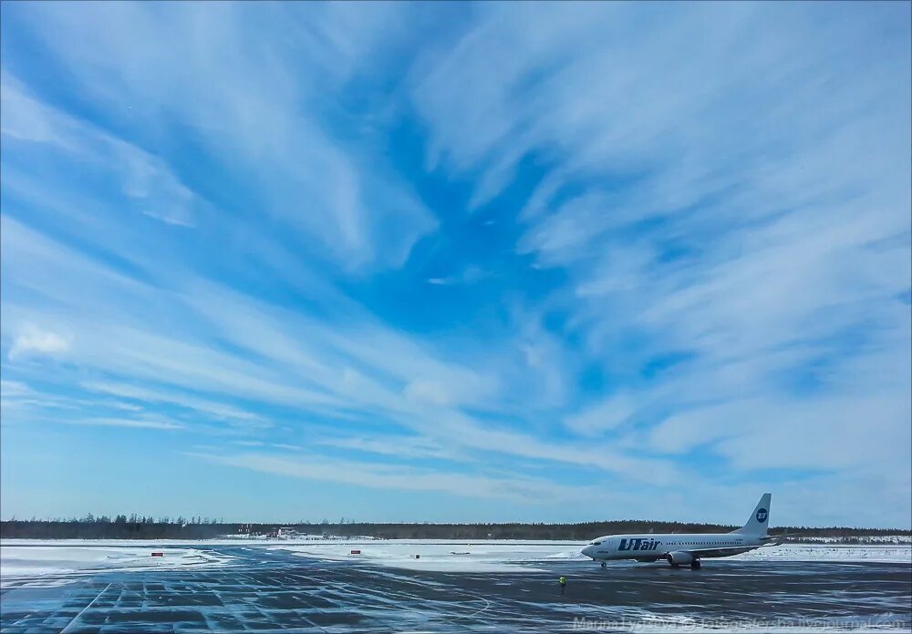 Аэропорт Ноябрьск. Аэропорт Ноябрьск фото. Ноябрьск аэропорт сломался. Авиарейсы ноябрьска