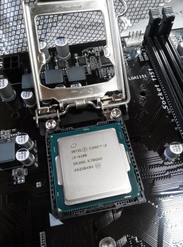 Intel core i3 6100. Intel core l3 6100. intel i3-6100. intel core i3-6100 lga1151, 2 x 3700 мгц.