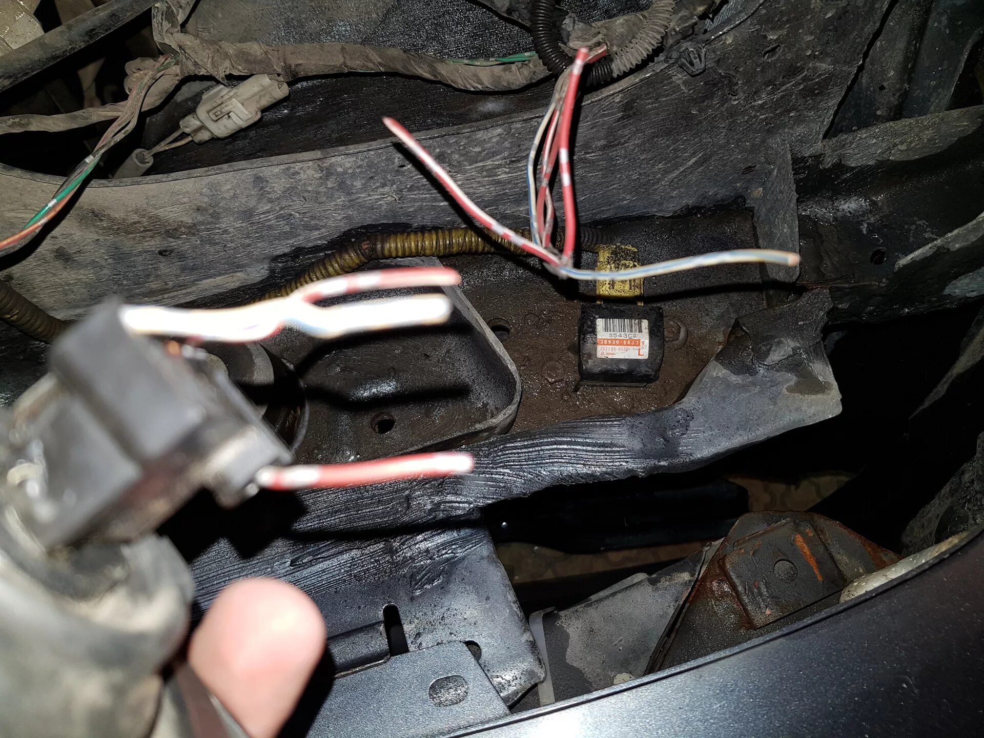 Фишка фары 5pin volvo fl. Фишка фары sorento 1. Разъем фары ауди б5. Фишка ближнего дальнего света ваз 2114. Как поменять фишку фары.