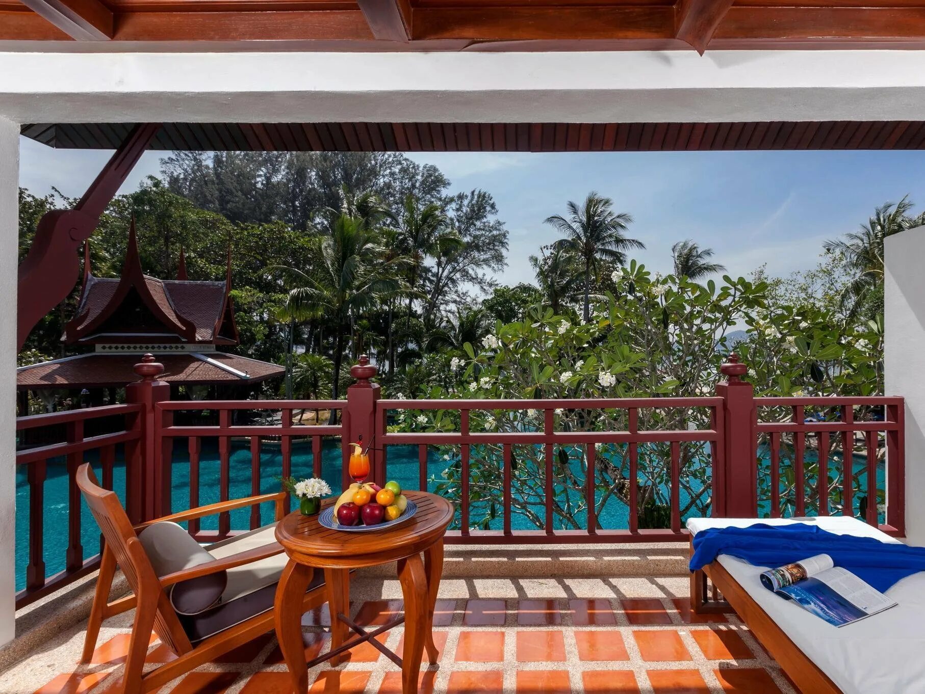 Thavorn beach village resort. Отель Thavorn Beach Village Resort & Spa. Отель Thavorn Beach Village & Spa 5*. Thavorn Beach Village Phuket. Виладж Резорт спа Пхукет.