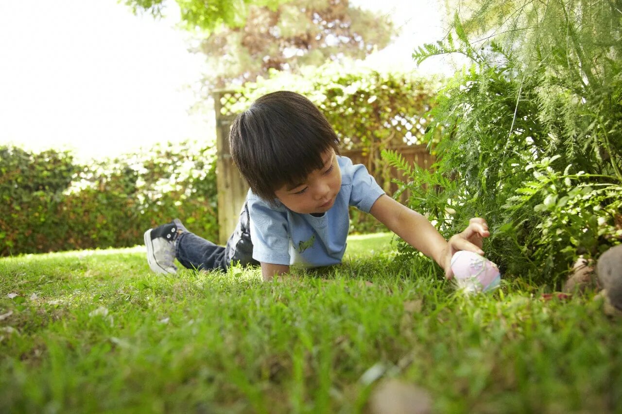 Kids playing outside in early Spring. Outdoor Play. Gardening activities EYFS Kids. Kids Pet EYFS activities. Go for activities