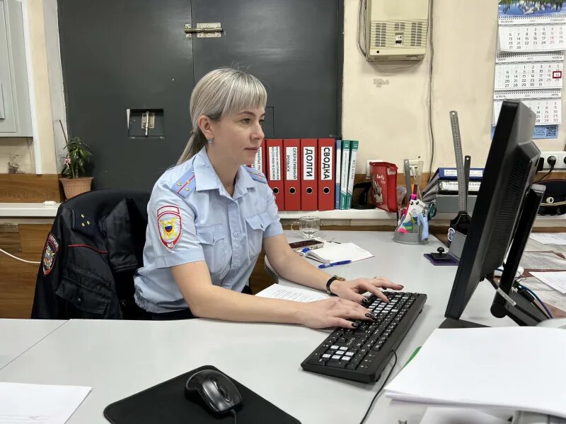 дежурный в милиции. рабочее место в мвд. вести дежурная часть россия 24. смотрим дежурная. вести дежурная часть 2010 россия.