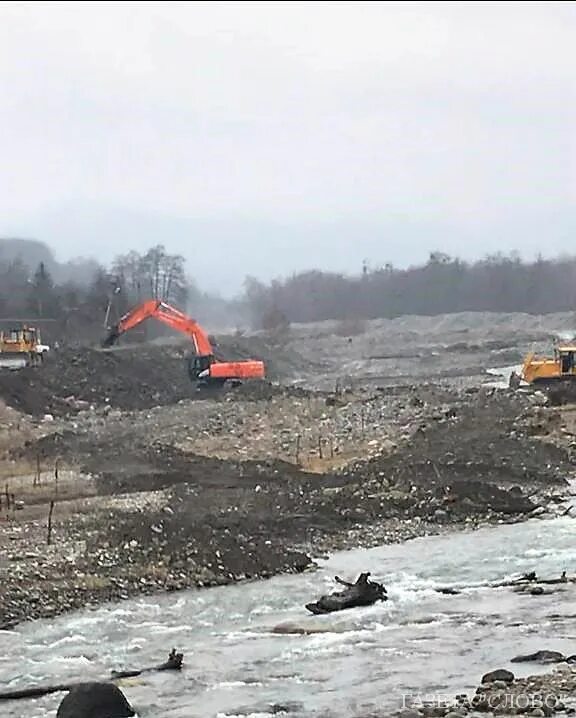 Река нахабинка московская область. Расчистка русел малых. Расчистка русел малых. Расчистка русла маленькой речки. Расчистка русел малых.