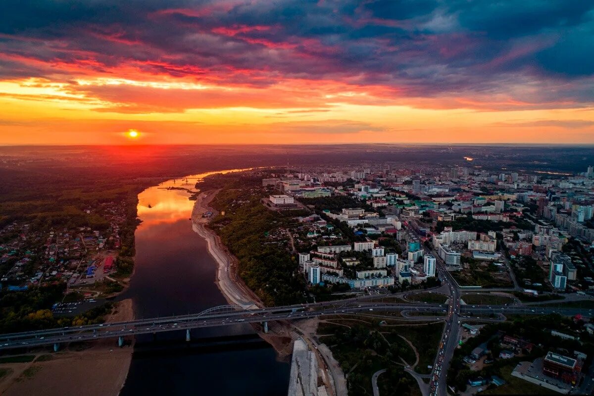 Время сейчас красивое. Уфа с высоты птичьего полета. Уфа (город). Город Уфа с высоты.