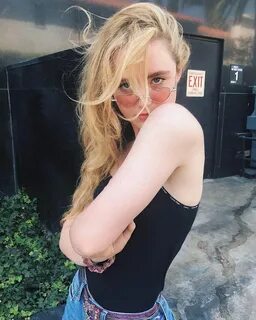 47 Sexy and Hot Kathryn Newton Pictures - Bikini, Ass, Boobs 3.