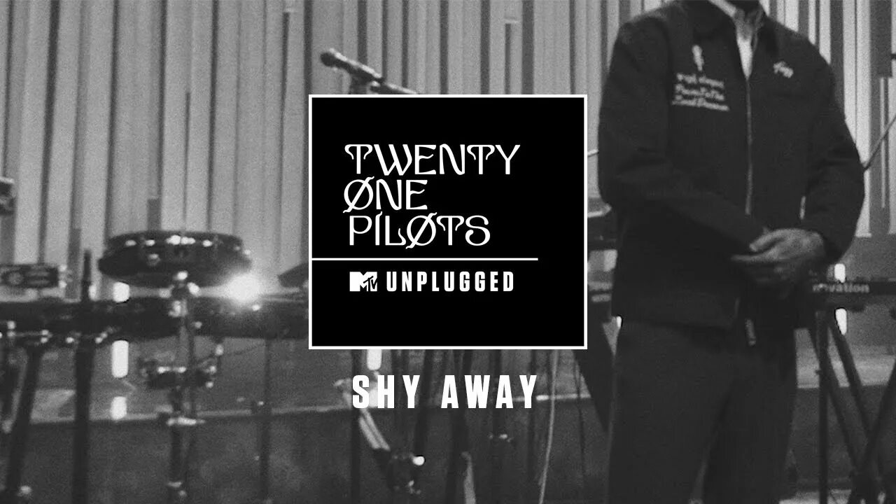 Twenty one Pilots shy away. Twenty one Pilots MTV Unplugged. Shy away twenty one Pilots карточка. Twenty one Pilots за кулисами. Shy away twenty one