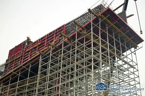 Опалубка пери толщина щитов. Крупнощитовая опалубка комплектующие. Аренда опалубки красноярск. Крупнощитовая опалубка рябина. Опалубка перекрытия модульная.