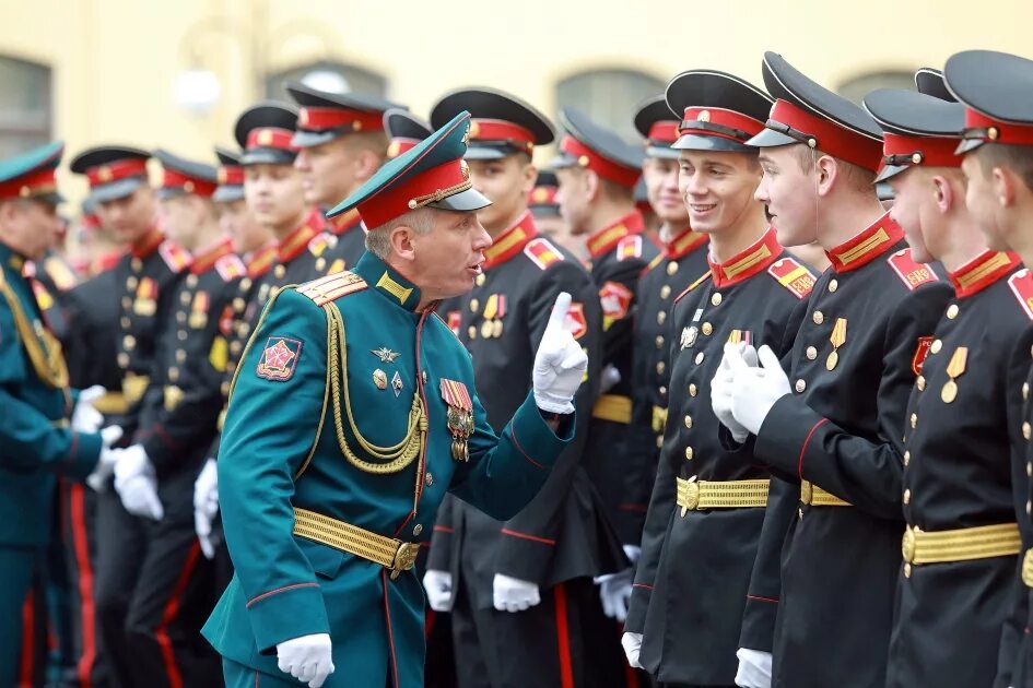 Сву выпуск. Курсант СВУ суворовцы. СПБ СВУ Санкт-Петербургское Суворовское. Кадетское Суворовское училище в Санкт-Петербурге. Суворовцы Казанского училища в Санкт Петербурге.