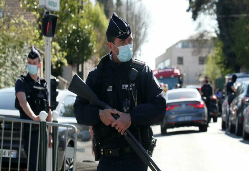 Полицейская жандармерия Рено седан во Франции. Спецназ который арестовал француза. Полиция и Орхан. Нападение передавать