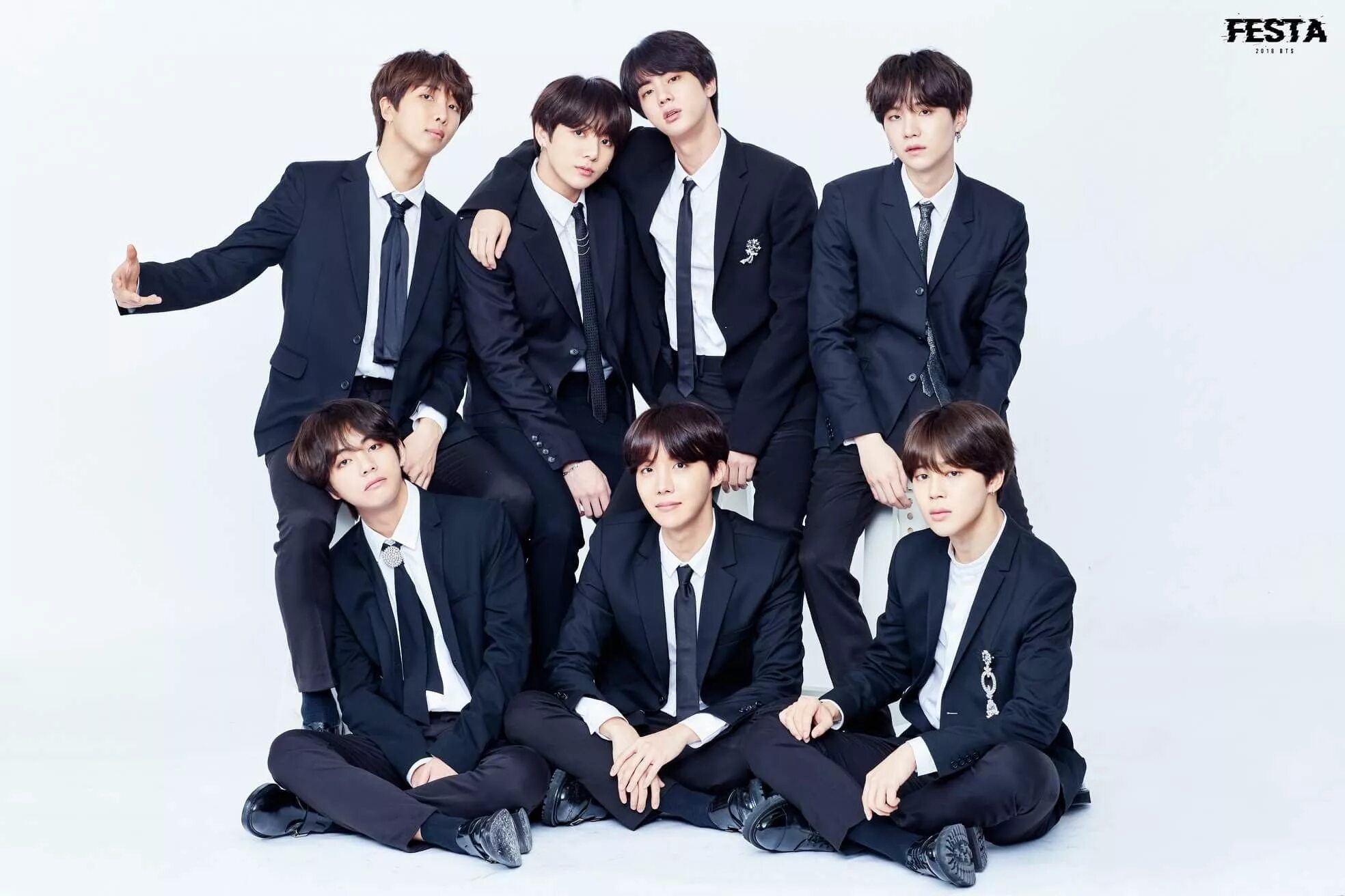 Bts group. БТС феста 2018. Корейская группа БТС. BTS группа Корея. Группа БТС 2018.