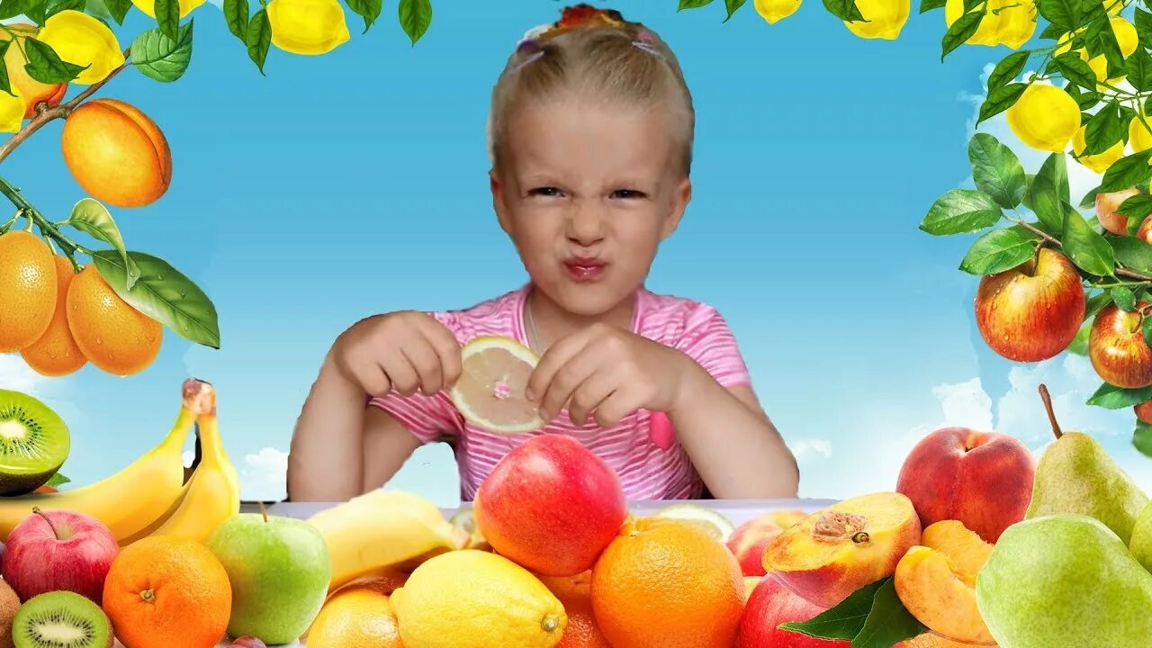 Фрукты для детей. Фрукты фото для детей. Дети с фруктами на с=Толе. Фрукты на каникулах. Дети учат фрукты