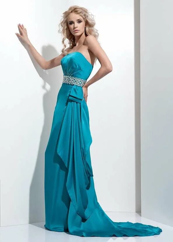 Интернет магазин красивых платьев вечерних. Вечернее платье. Красивые платья. Длинное платье. Платье вечернее голубое.