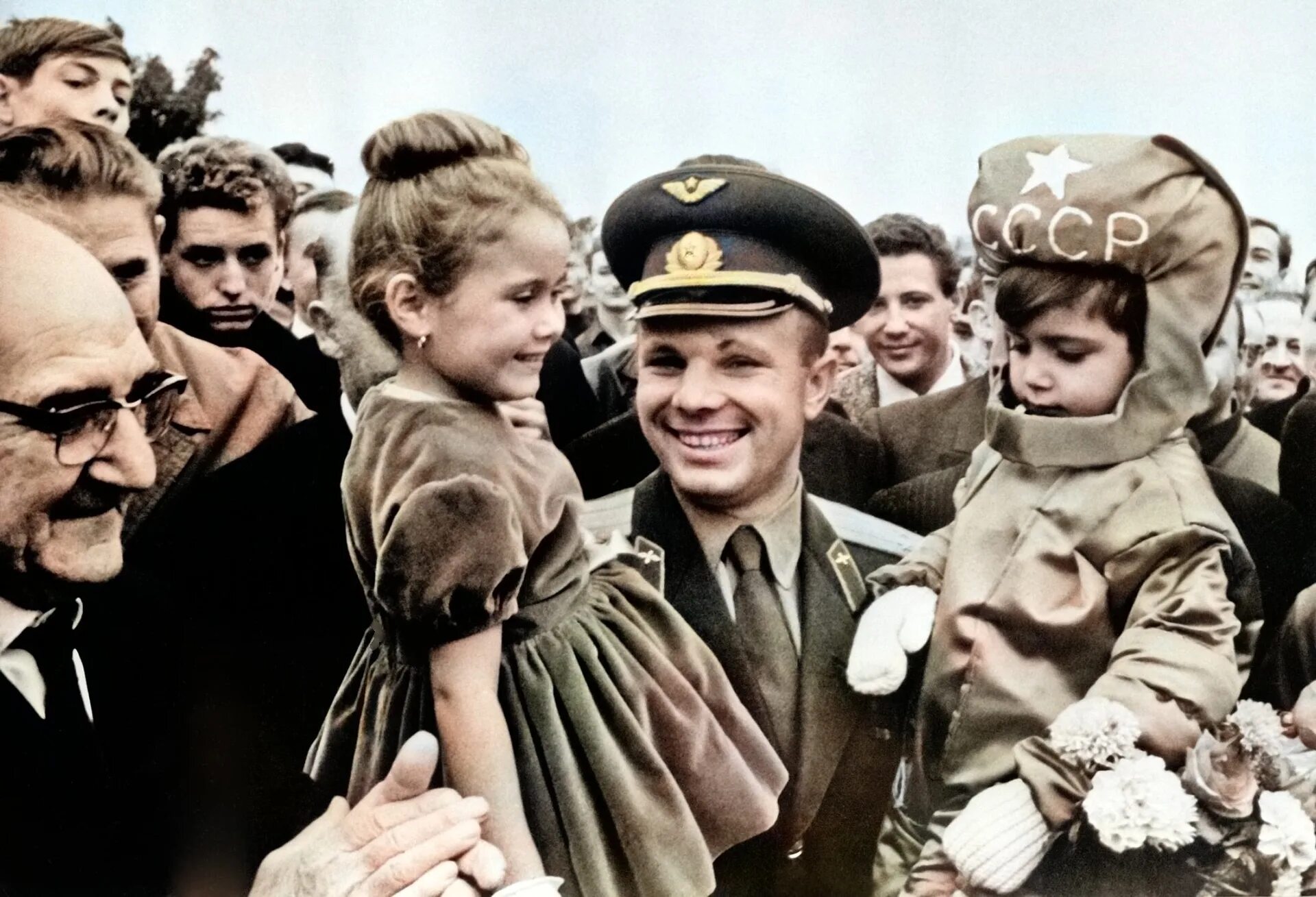 В 14 лет первый полет. Гагарин во Франции 1963.