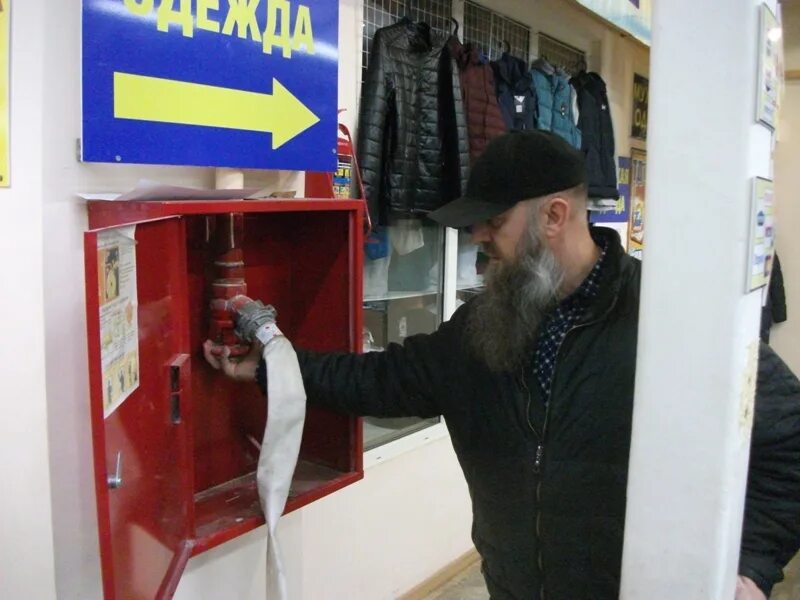 пожарная тревога в аэропорту домодедово. купольная пожарная тревога. пожарные учения в школе. пожарная тревога картинки. пожарная тревога.