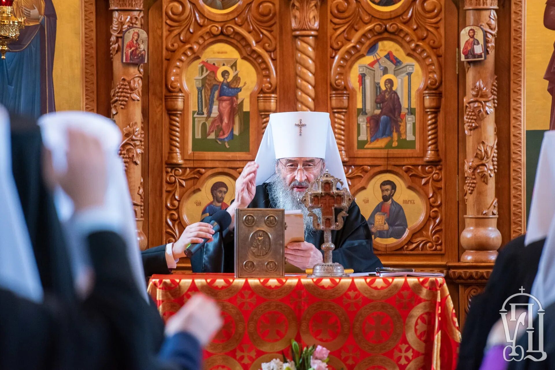 Что можно делать в церкви. Украинская православная Церковь. Патриарх Украины.