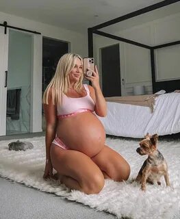 My jaw is stretching all the way down, just like her belly 😳. perfectly-ro...