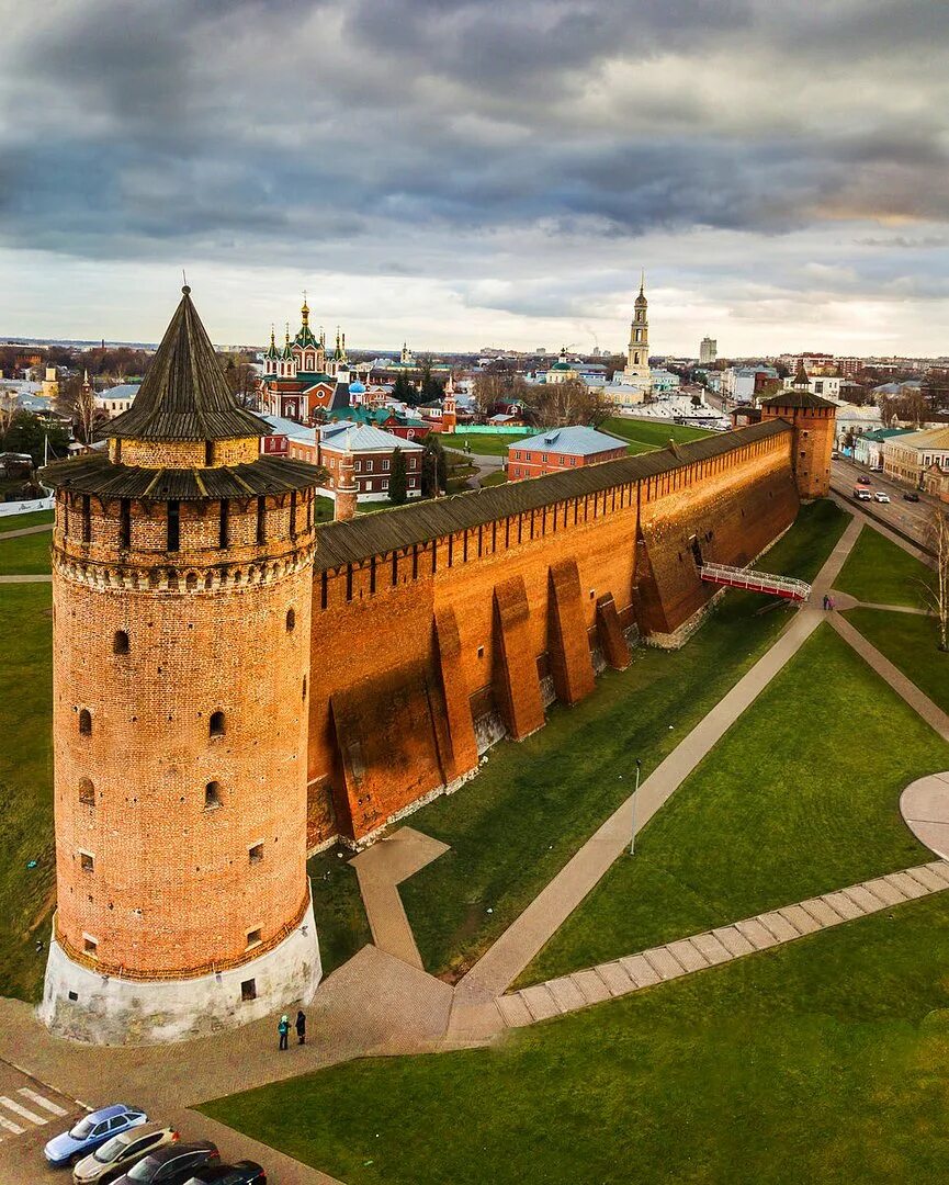 Погулять коломне. Маринкина башня в Коломне. Коломна Кремль. Коломенский Кремль город Коломна. Коломенский Кремль Маринкина башня.