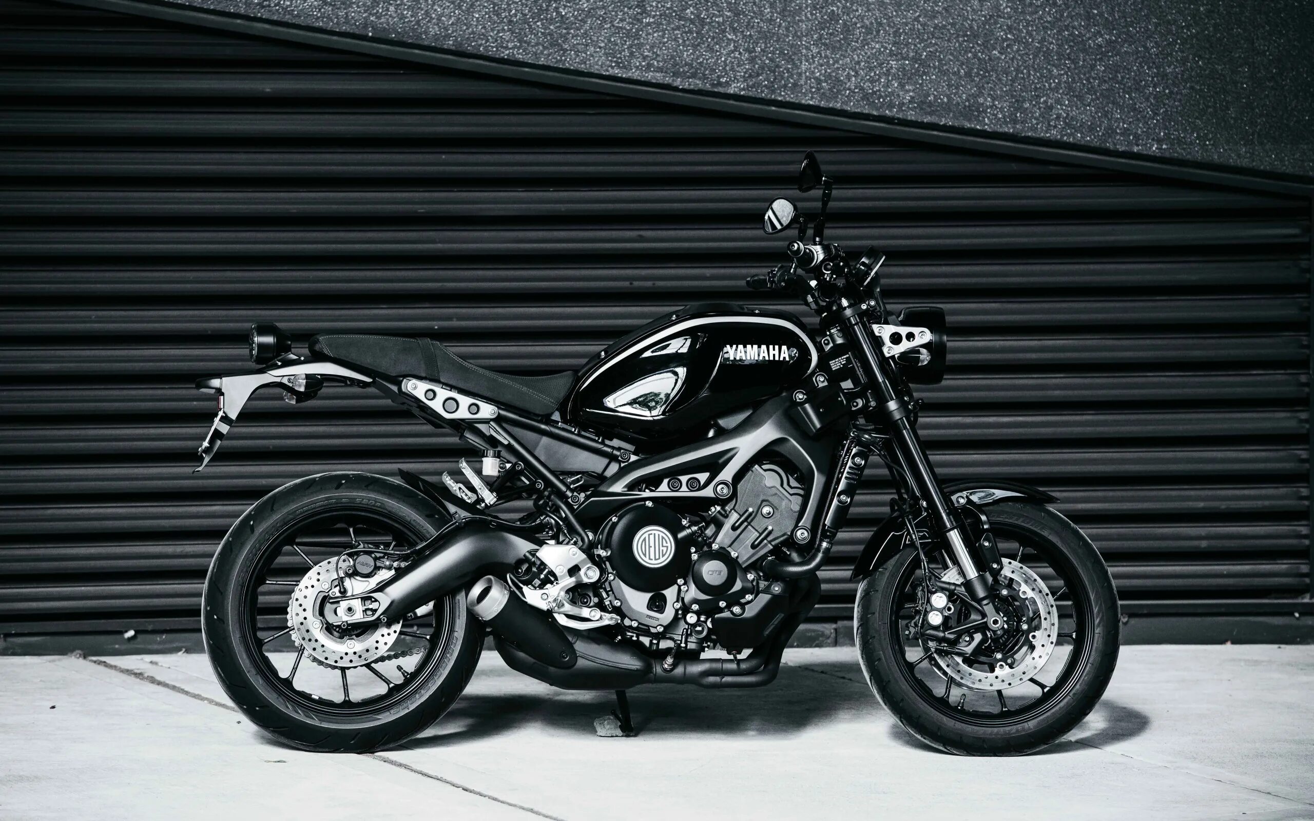 Yamaha xsr900 abarth. Yamaha xsr900. Мотоцикл ямаха 900. Yamaha xsr900. Yamaha xsr900.