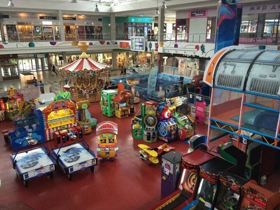 гагарин парк челябинск улица труда 183. гагаринский в ивантеевке. гагарин парк тц. гагарин парк челябинск улица труда 183. тц вэйпарк космик.