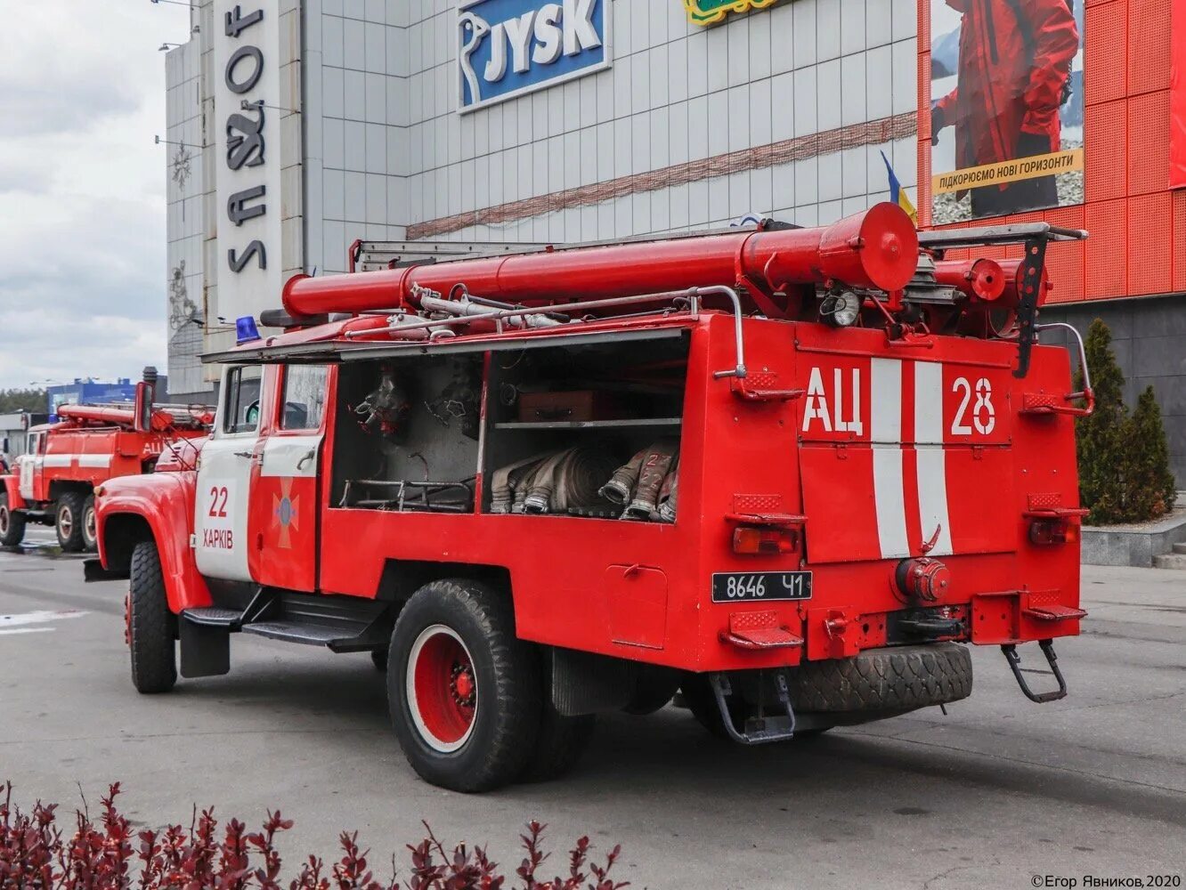 Пожарный автомобиль пнс. ЗИЛ 130 АЦ-40. ЗИЛ 130 АЦ-40 63б. ЗИЛ 131 АЦ. Пожарный ЗИЛ 130 АЦ 40.