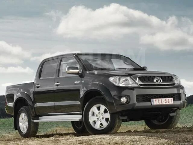 Toyota Hilux Double Cab 2011 года выпуска для рынка Южной Африки. Фото 11. VERci