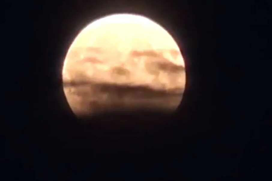 луна восьмого августа. 2005. луна 8 августа. луна 8 августа. луна 8.