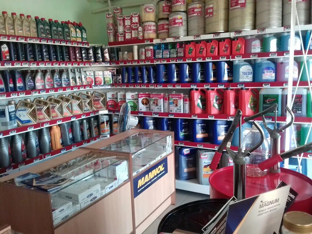 магазин автомасла рядом со мной. автомасла для автомобилей. магазин масел для автомобилей. заводы производители автомасел. склад автомасел.