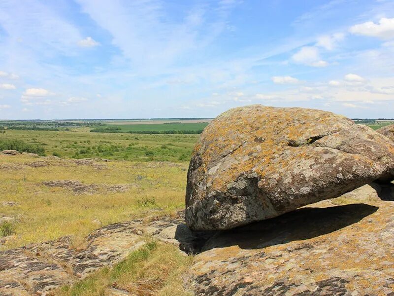 Природно заповедный фонд. Заповедник каменные могилы ДНР. Заповедник каменные могилы Донецкая область. Каменная могила Мелитополь. Каменные бабы Донецкий Кряж.