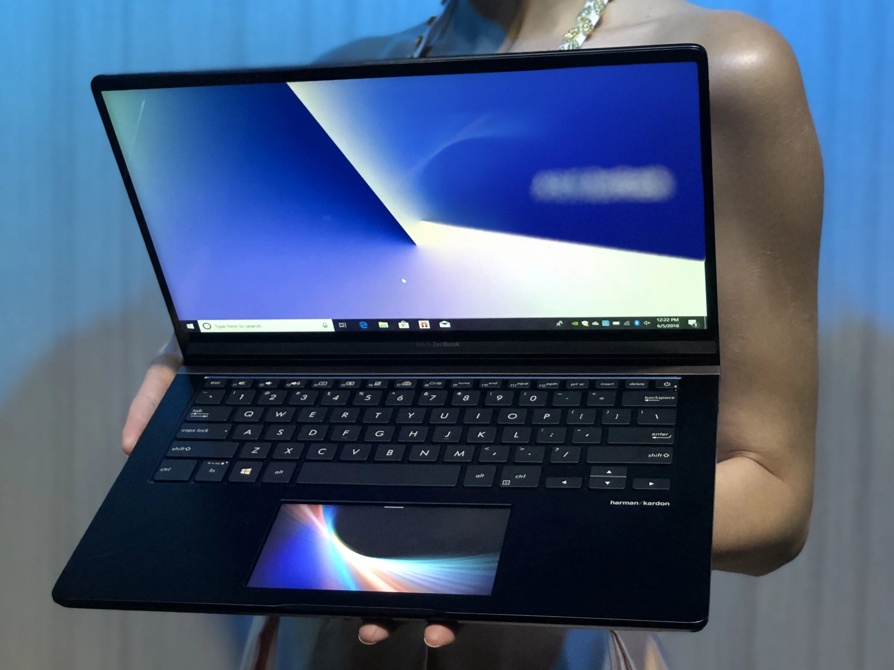 Тачпад asus zenbook. ASUS ZENBOOK Pro 2018. ASUS ZENBOOK Touchpad. ASUS ZENBOOK С тачпадом экраном. Асус с 2 экранами ноутбук.