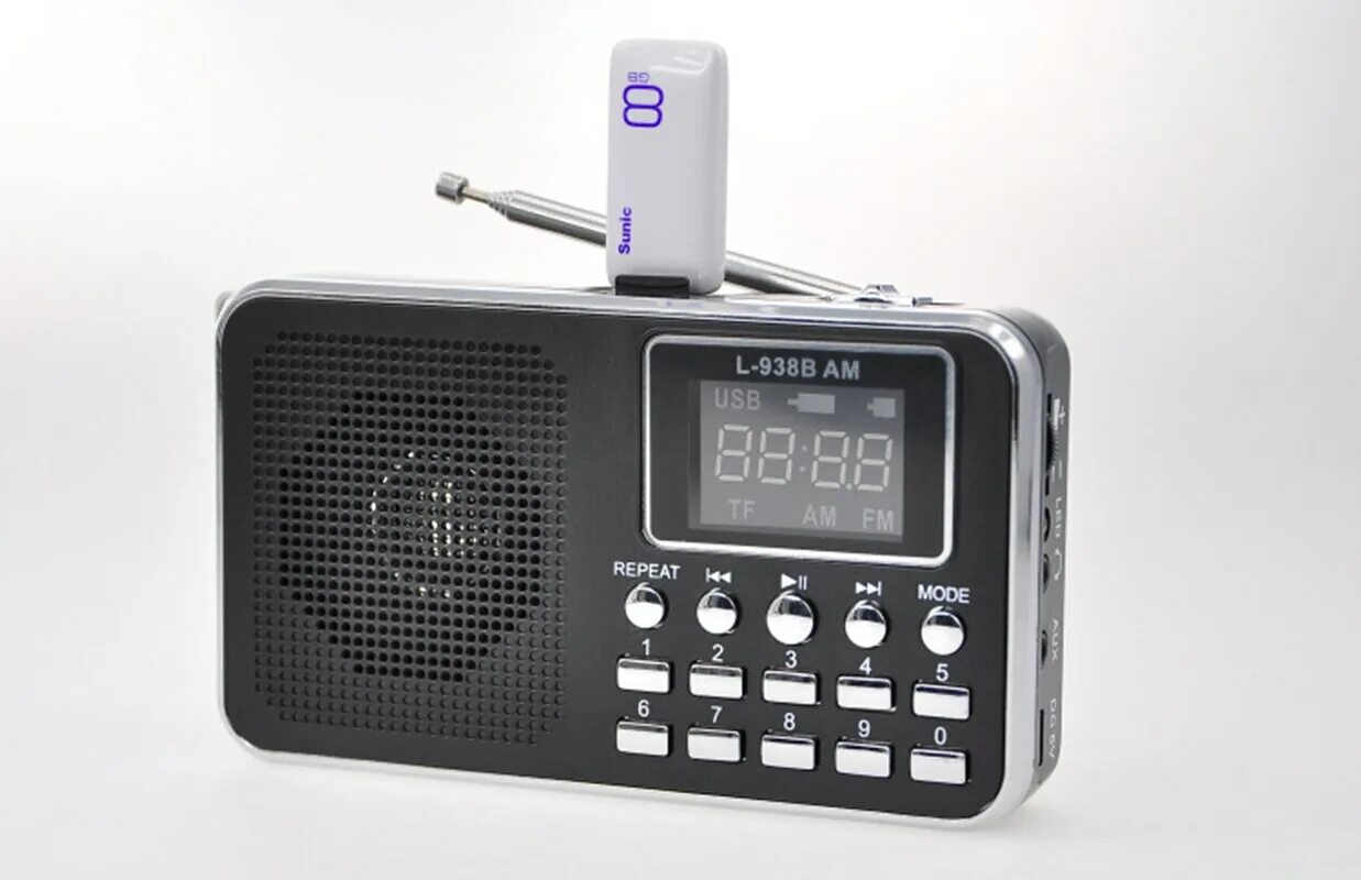 Портативный fm/am радиоприемники. Фм компакт арбуз. Am/fm радиоприемник. Миниатюрная радиостанция. Портативный радиоприемник на батарейках.