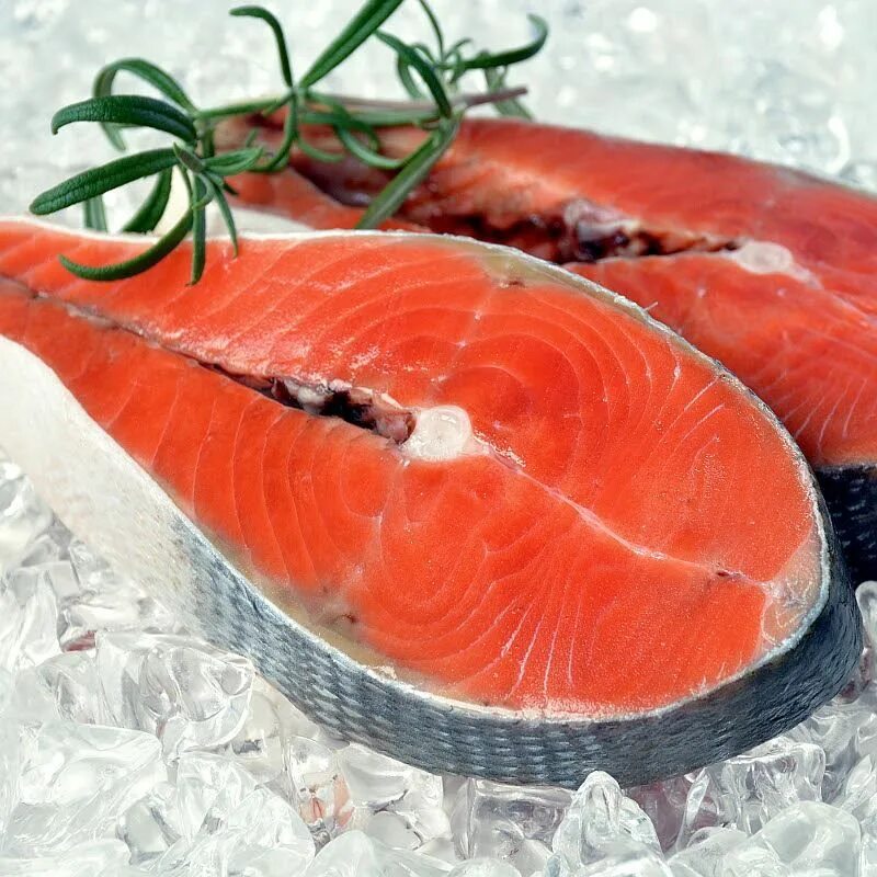 Стейк лосося 300гр. Красная рыба чавыча. Кижуч стейки. Стейки чавычи свежемороженые. Лосось атлантический стейк.