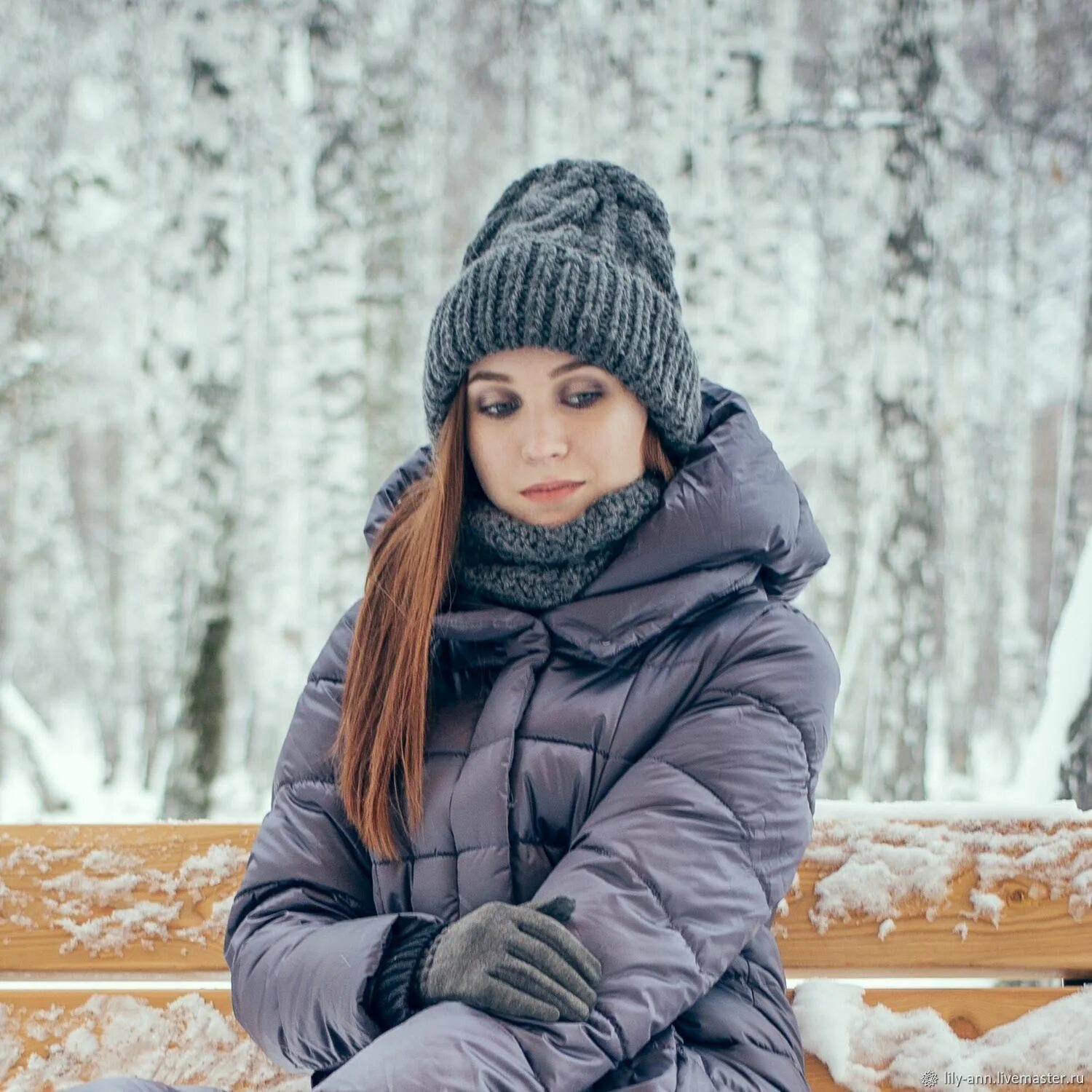 Каре с шапкой. Красивые зимние шапки. Снуд черный. Шапка вязаная женская. Азиатские девушки.