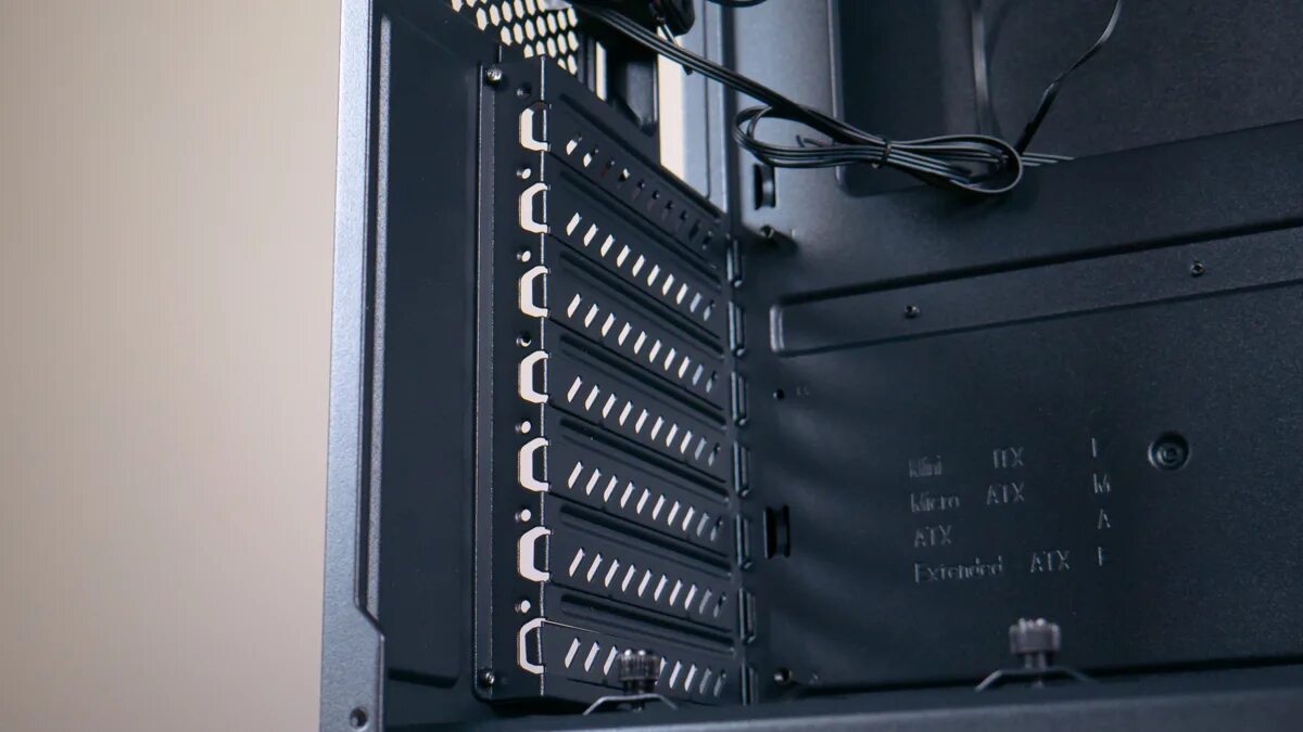Zalman z3 iceberg. Case - zalman z3 iceberg. кейс (zalman) z3 iceberg blk. zalman z3 iceberg схема установки hdd.