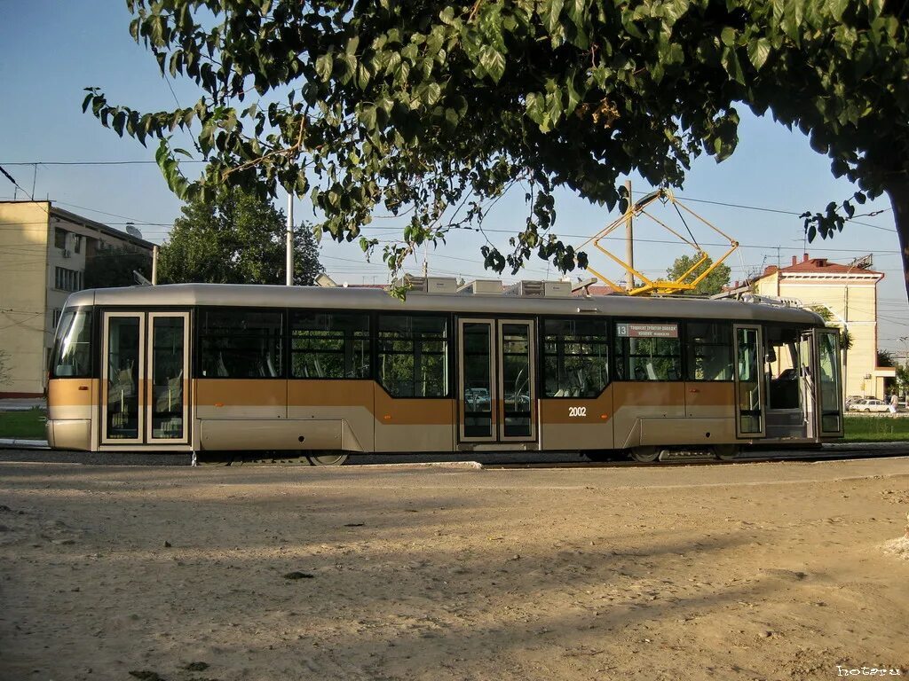 Ташкентское трамвайное депо 2. Трамвай Ташкент 2748. Ташкент 2010 год.