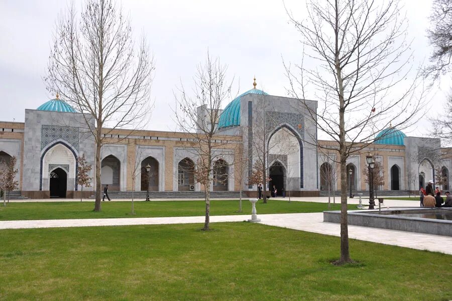 Мечеть аль бухари самарканд. Аль самарканд. Мечеть аль бухари самарканд. Самарканд ал бухорий мажмуаси. Самарканд комплексу имама-аль-бухари.